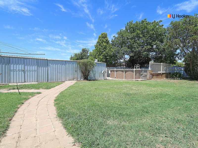 101 Undurra Drive, Glenfield Park NSW 2650