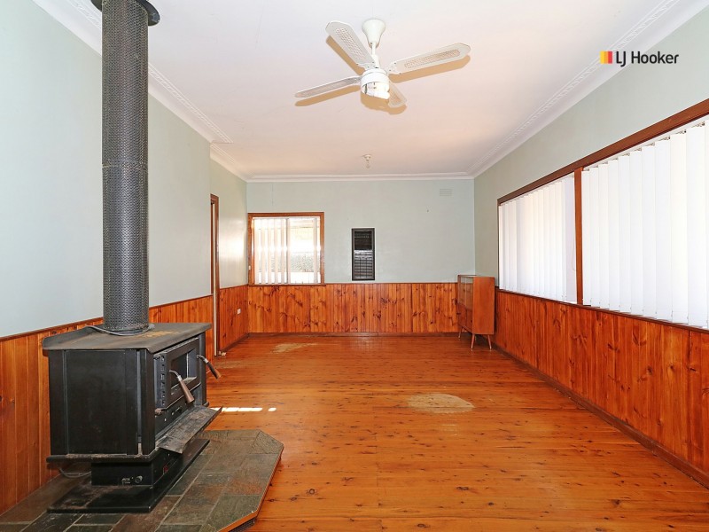 212 Bourke Street, Tolland NSW 2650