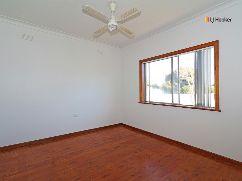 212 Bourke Street, Tolland NSW 2650