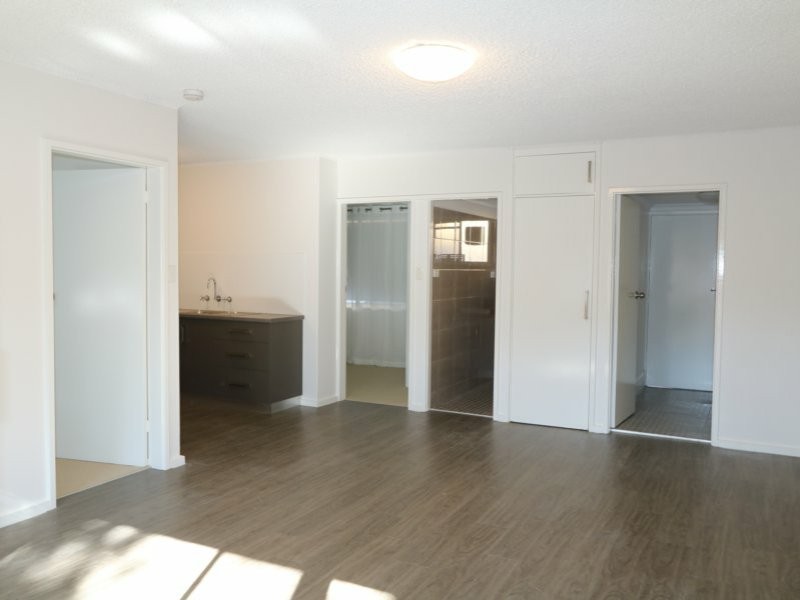 2/143 Lake Albert Road, Kooringal NSW 2650