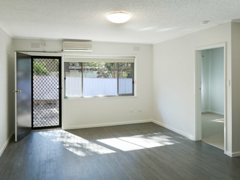 2/143 Lake Albert Road, Kooringal NSW 2650