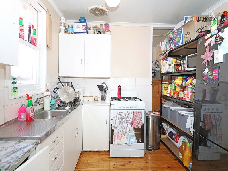 3 Baird Avenue, Kooringal NSW 2650