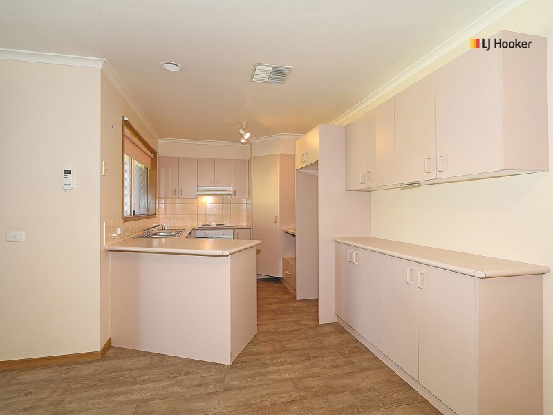 35 Kirrang Avenue, Glenfield Park NSW 2650