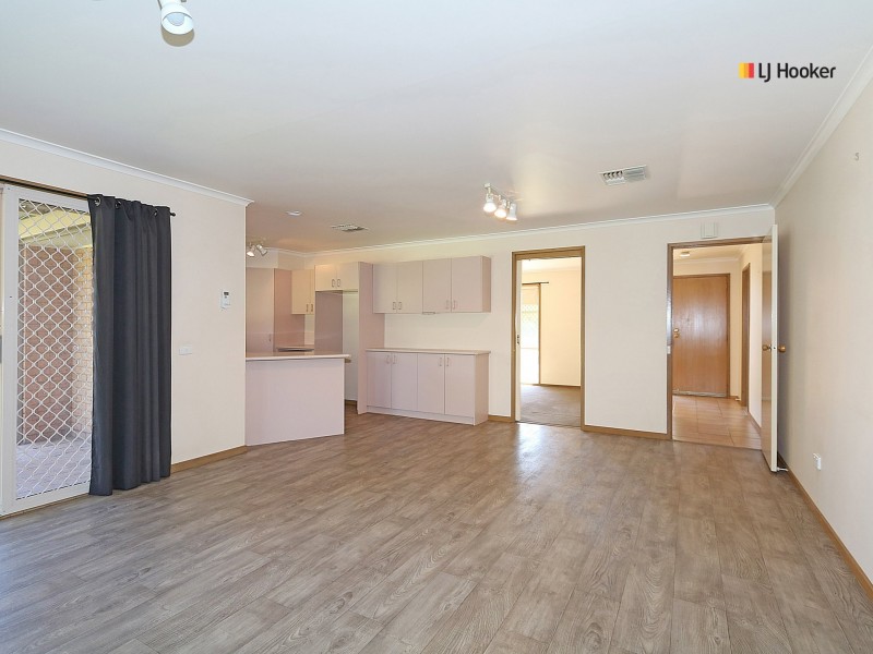 35 Kirrang Avenue, Glenfield Park NSW 2650