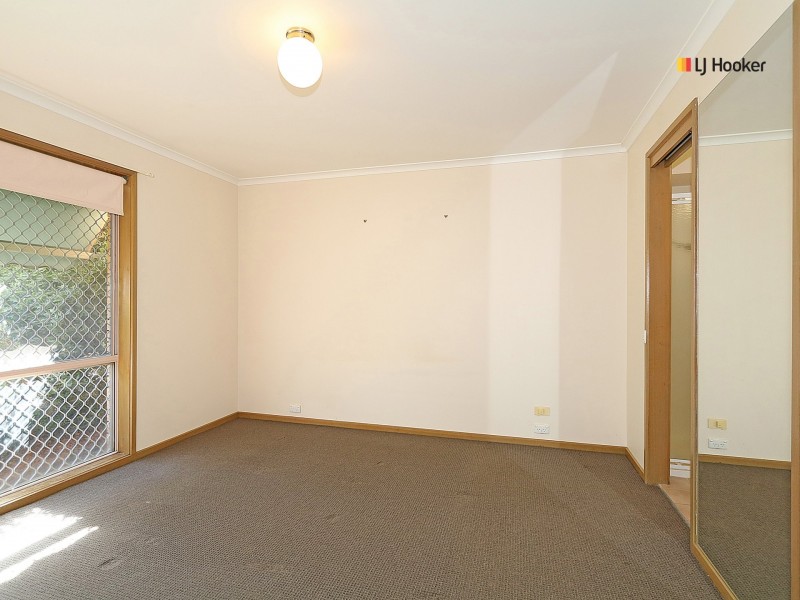 35 Kirrang Avenue, Glenfield Park NSW 2650