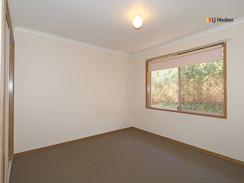 35 Kirrang Avenue, Glenfield Park NSW 2650