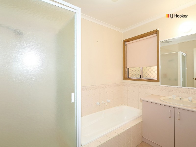 35 Kirrang Avenue, Glenfield Park NSW 2650
