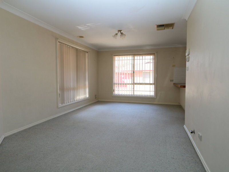 6/2 Kenneally Street, Kooringal NSW 2650