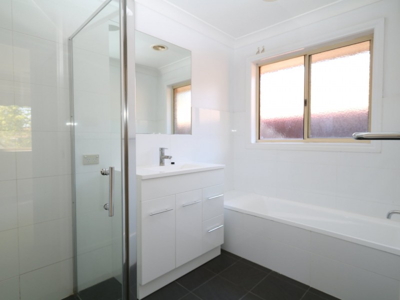6/2 Kenneally Street, Kooringal NSW 2650
