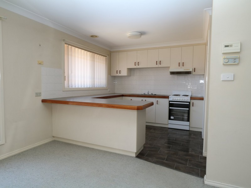 6/2 Kenneally Street, Kooringal NSW 2650