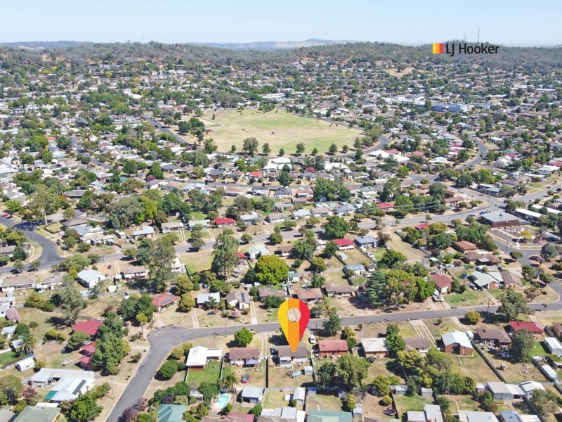 5 Baird Avenue, Kooringal NSW 2650