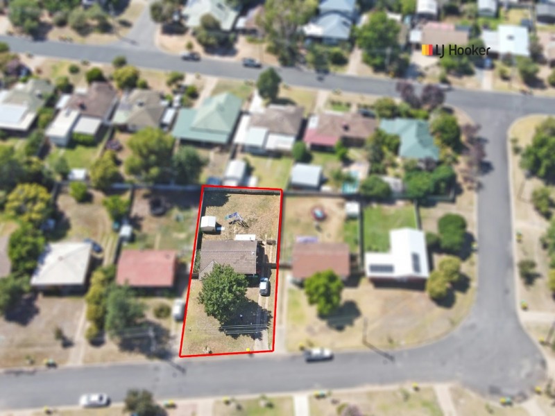 5 Baird Avenue, Kooringal NSW 2650