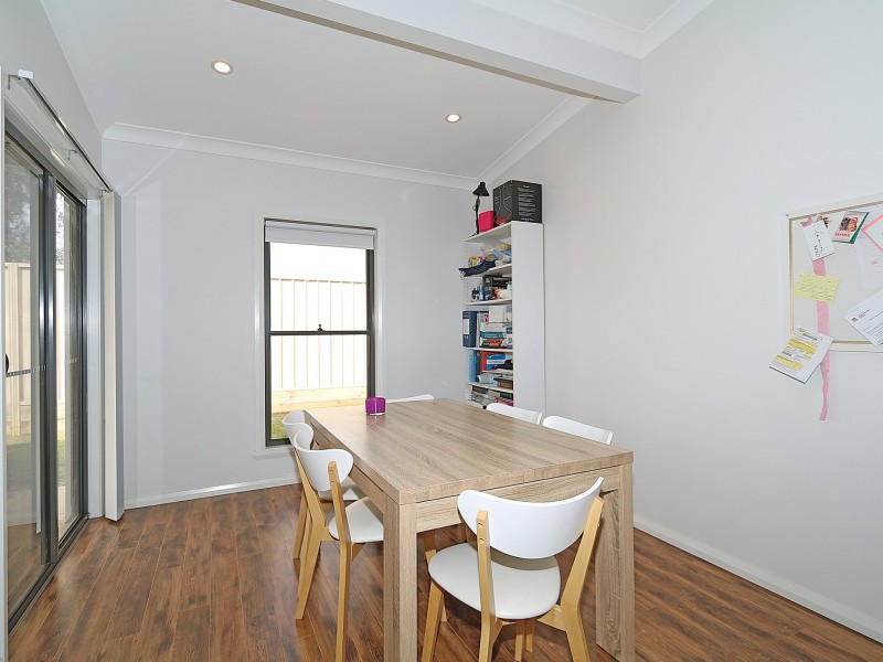 2/1 Cootamundra Boulevard, Gobbagombalin NSW 2650