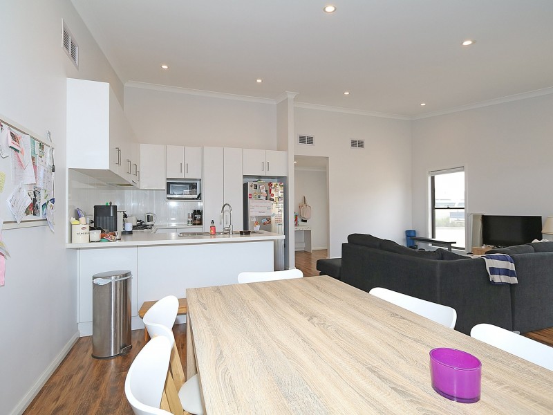 2/1 Cootamundra Boulevard, Gobbagombalin NSW 2650
