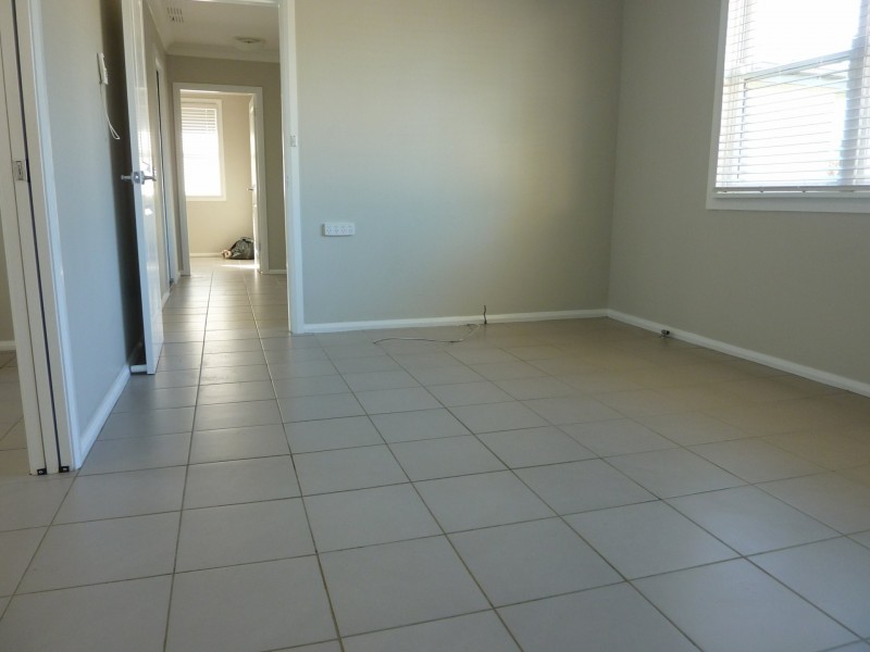 10 Townsend Place, Mount Austin NSW 2650