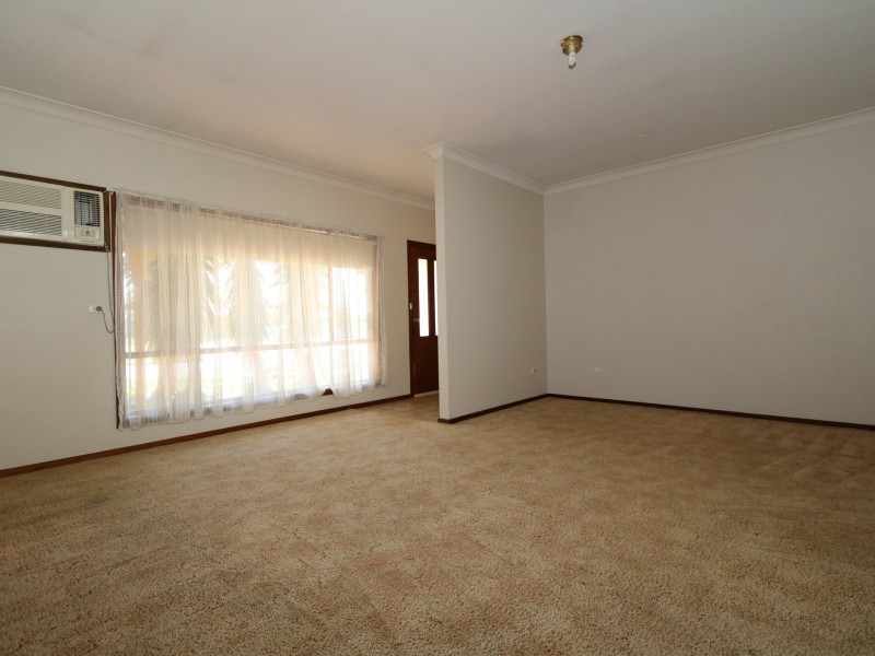 2 Nardoo Street, Glenfield Park NSW 2650