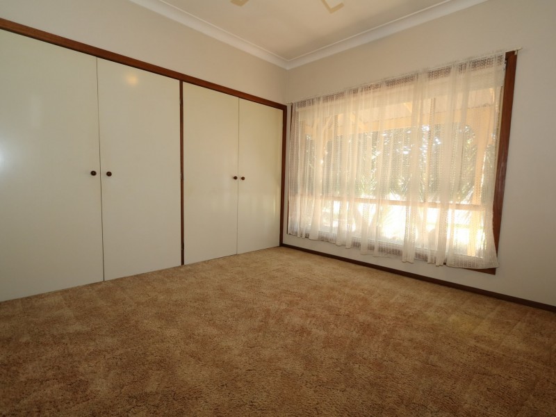 2 Nardoo Street, Glenfield Park NSW 2650