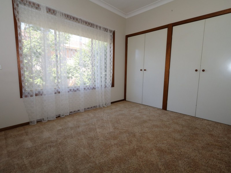 2 Nardoo Street, Glenfield Park NSW 2650