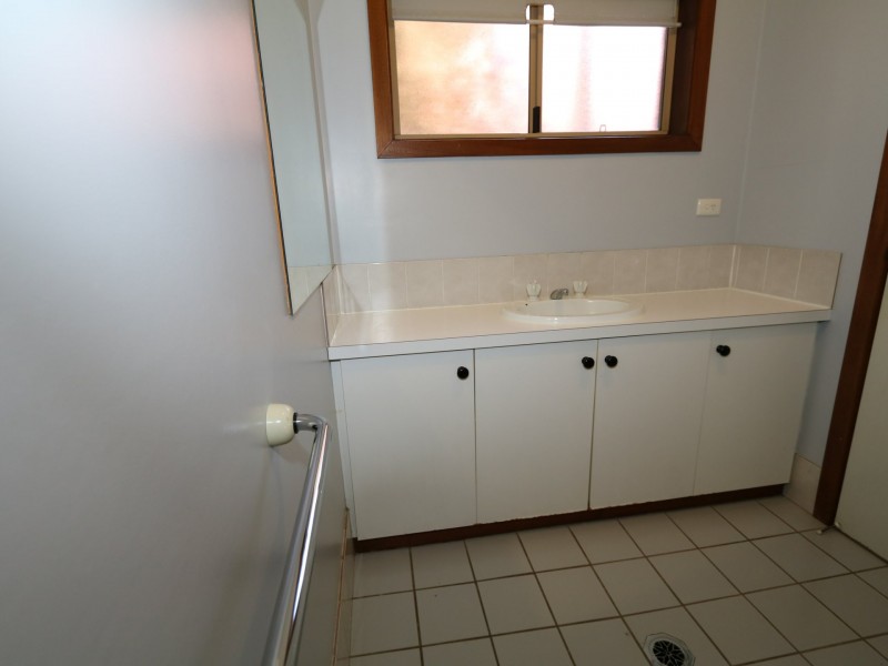 2 Nardoo Street, Glenfield Park NSW 2650