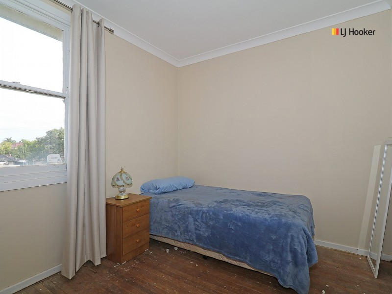 25 Phillip Avenue, Mount Austin NSW 2650