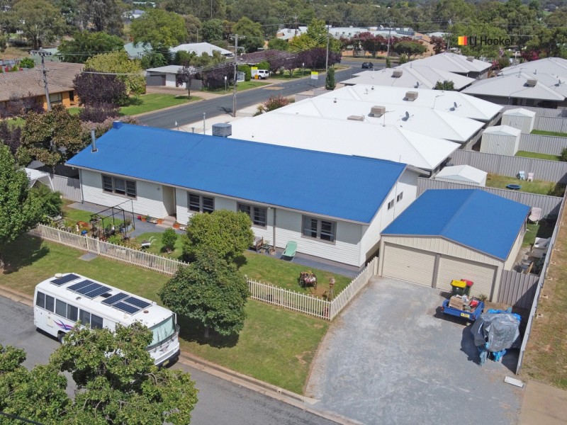 62 Inglis Street, Lake Albert NSW 2650
