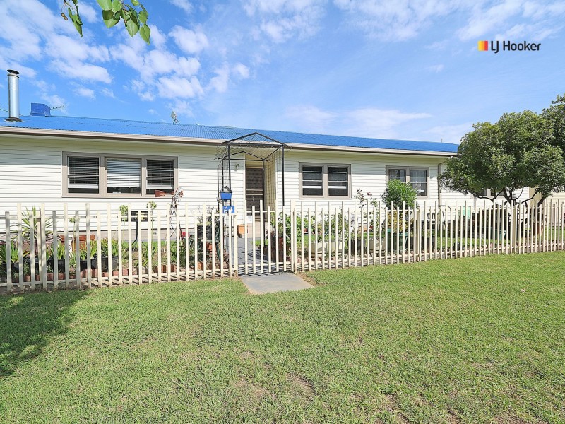 62 Inglis Street, Lake Albert NSW 2650
