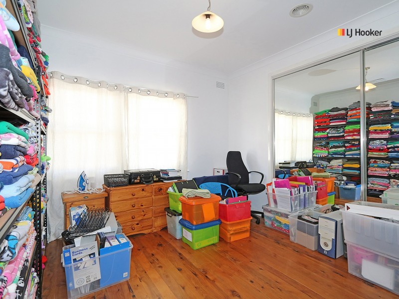 62 Inglis Street, Lake Albert NSW 2650