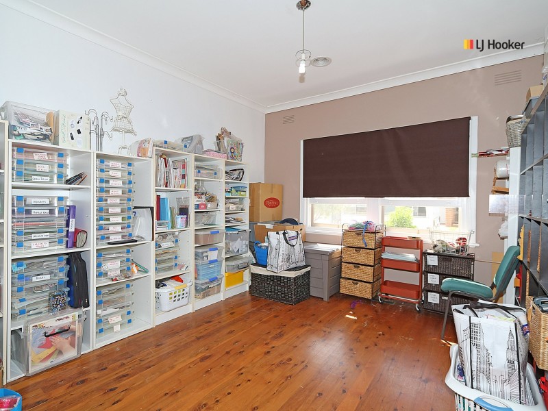 62 Inglis Street, Lake Albert NSW 2650