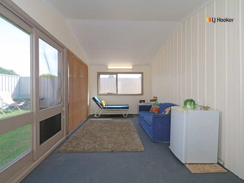 62 Inglis Street, Lake Albert NSW 2650