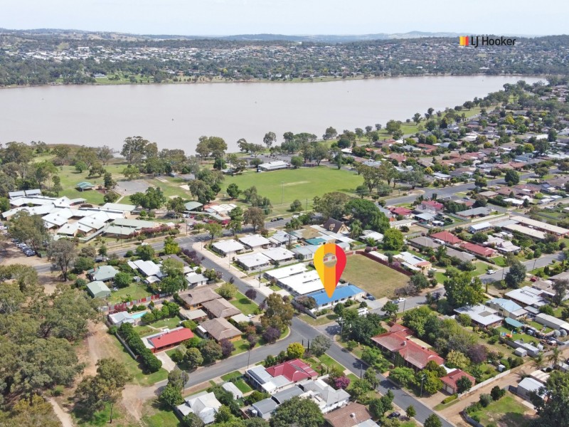 62 Inglis Street, Lake Albert NSW 2650