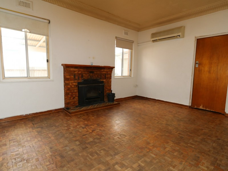 148 Fernleigh Road, Mount Austin NSW 2650