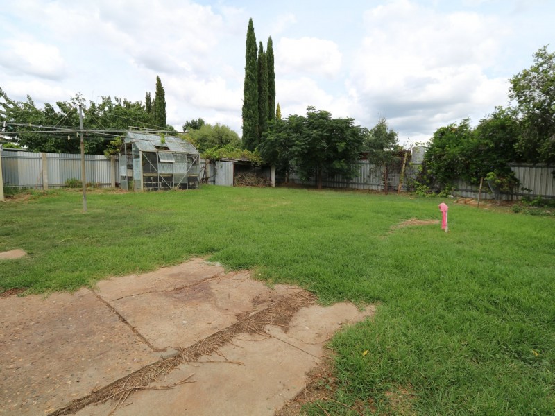 148 Fernleigh Road, Mount Austin NSW 2650