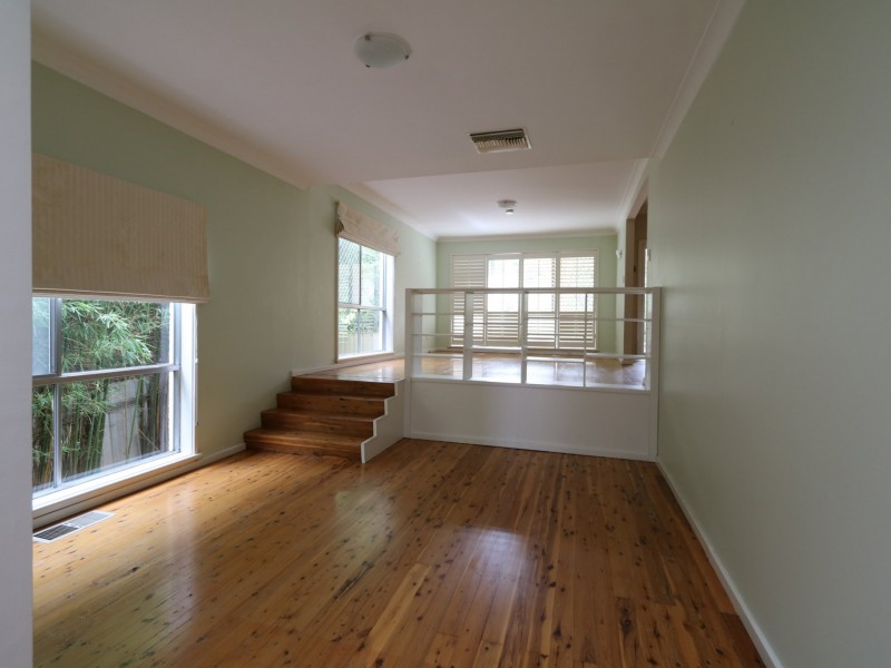 31 Wilks Avenue, Kooringal NSW 2650