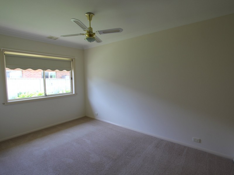 13 Lachlan Place, Tatton NSW 2650