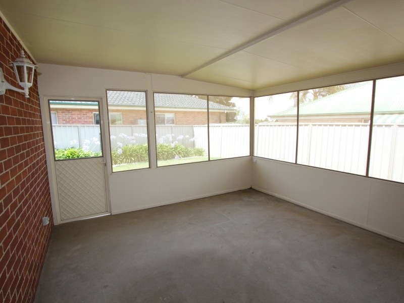 13 Lachlan Place, Tatton NSW 2650