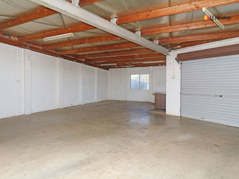 16 Cobb Street, Tolland NSW 2650