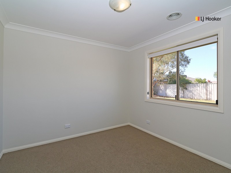 4 Allunga Street, Glenfield Park NSW 2650