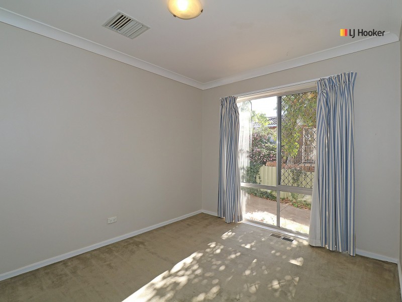 31 Wilks Avenue, Kooringal NSW 2650