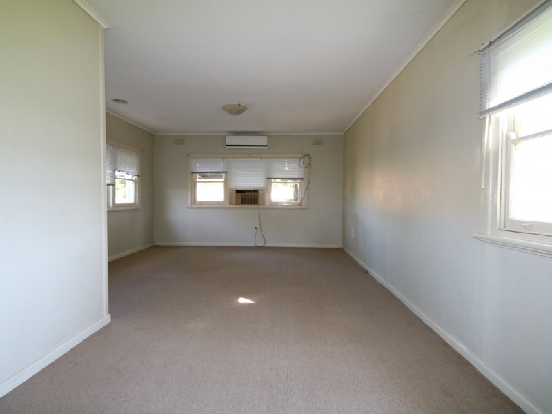 17 The Boulevarde, Kooringal NSW 2650
