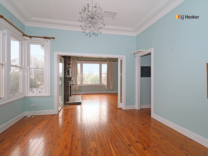 126 Fernleigh Road, Mount Austin NSW 2650