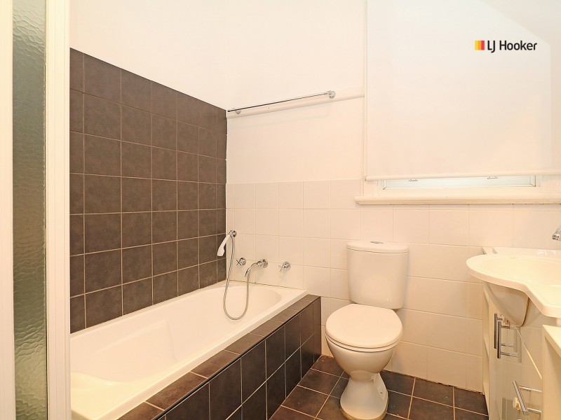 126 Fernleigh Road, Mount Austin NSW 2650