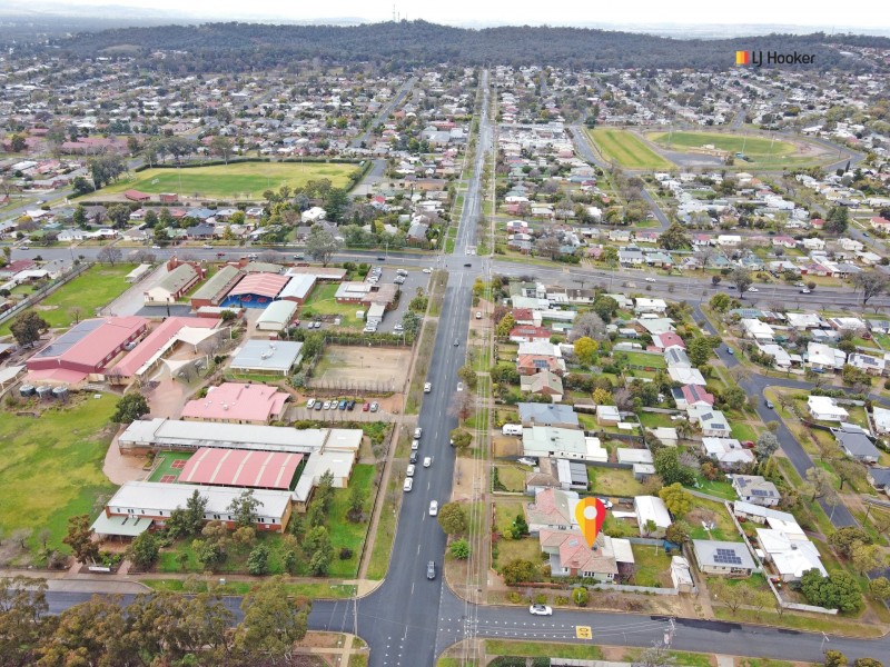 126 Fernleigh Road, Mount Austin NSW 2650