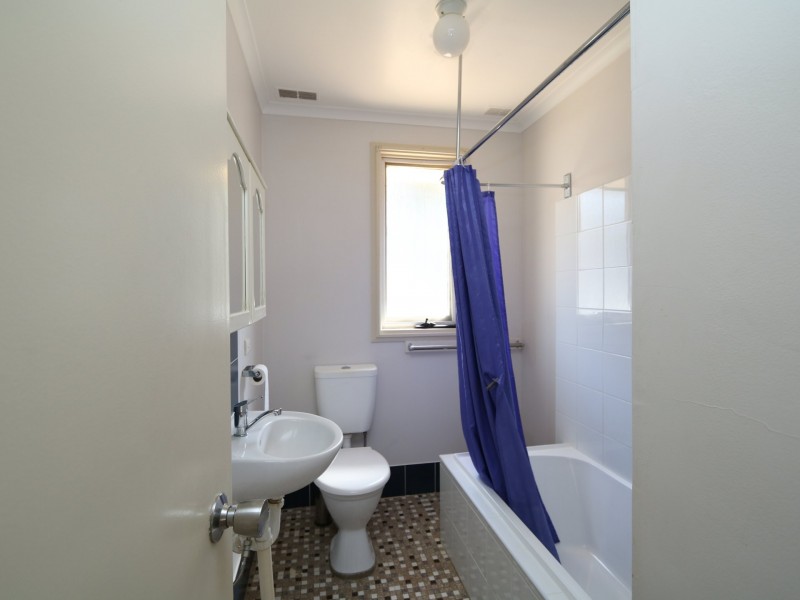34 Bruce Street, Tolland NSW 2650