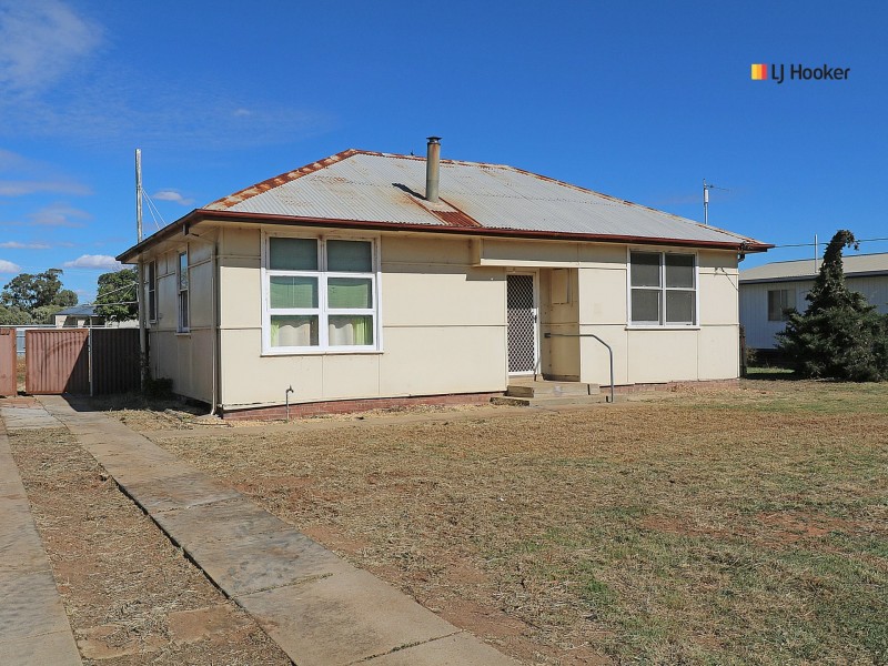 10 Green Street, Lockhart NSW 2656