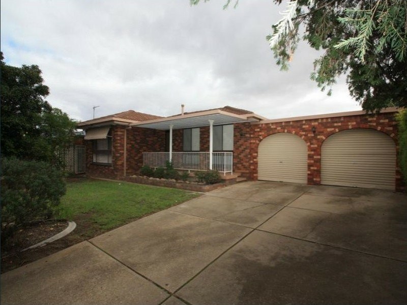 8 Horsley Street, Kooringal NSW 2650