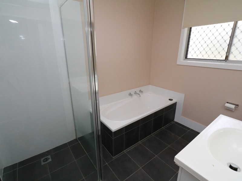 137 Raye Street, Tolland NSW 2650