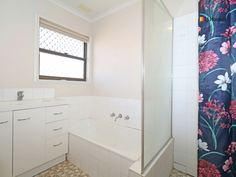 157 Raye Street, Tolland NSW 2650