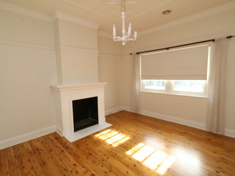 294 Edward Street, Wagga Wagga NSW 2650