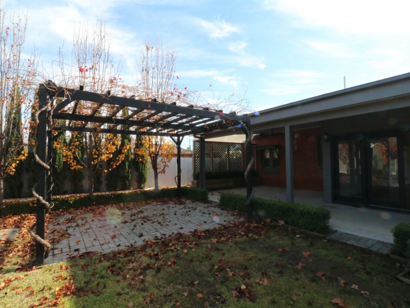 294 Edward Street, Wagga Wagga NSW 2650