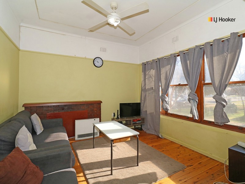 57 Heath Street, Mount Austin NSW 2650